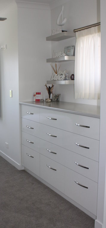 Built In Drawer Units