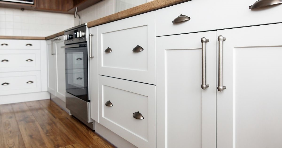 white kitchen cabinets