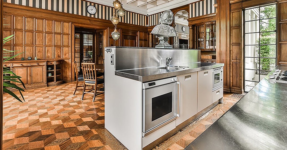 Art deco kitchen floor