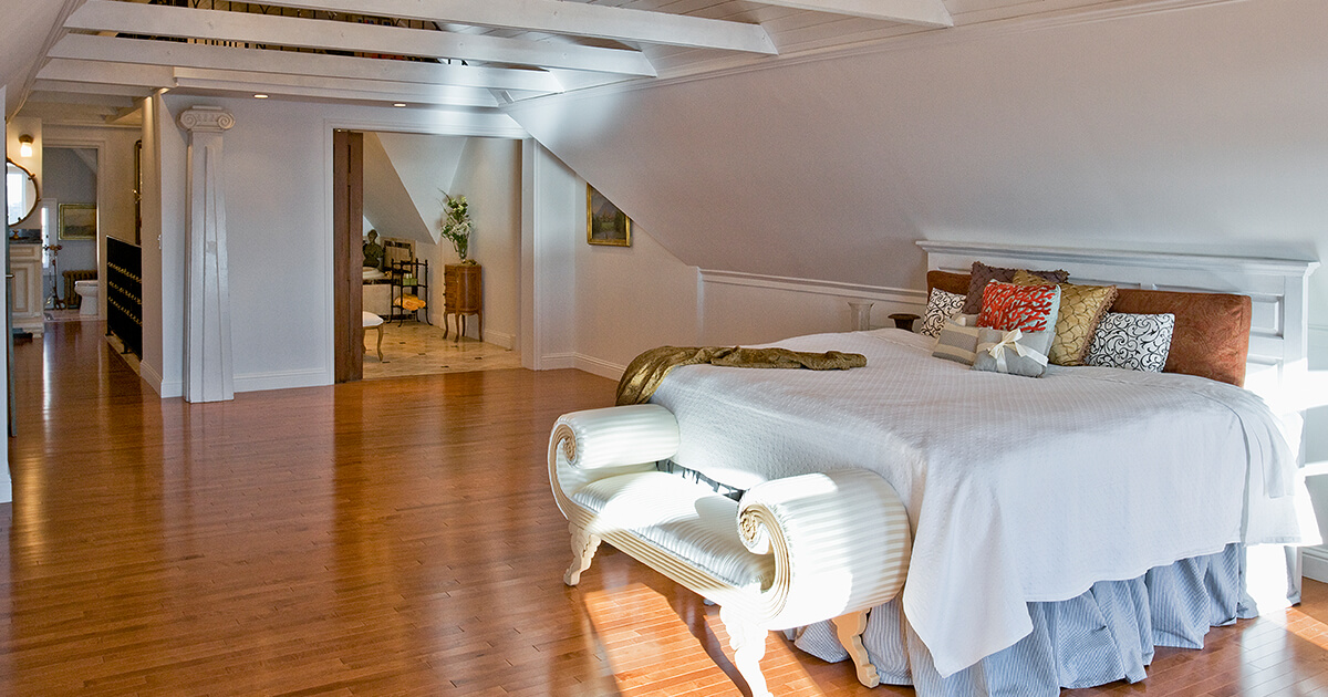 Airy master bedroom layout