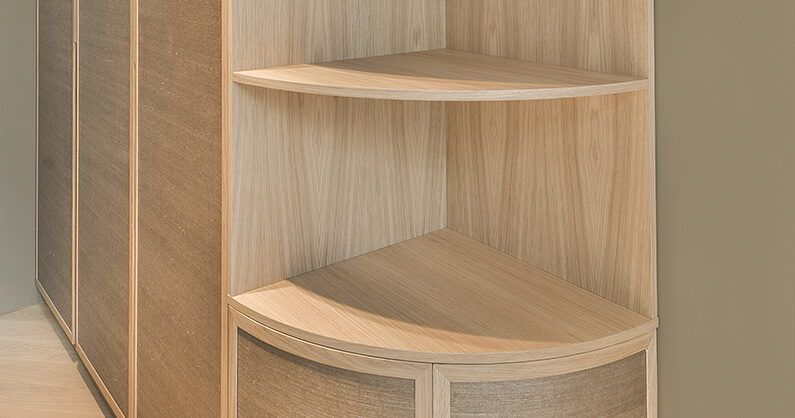 Open shevling in a corner made of wood